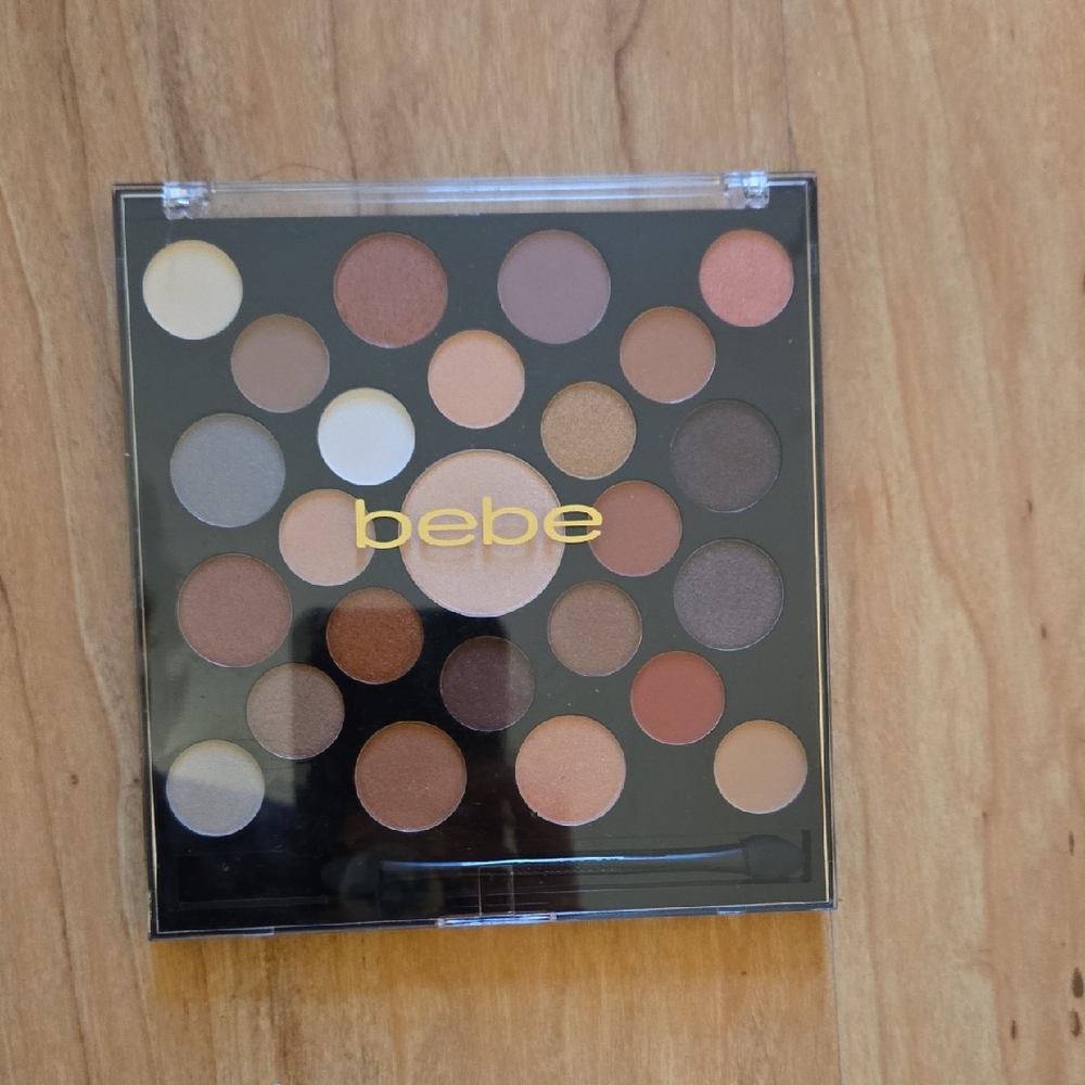 NWOT Bebe Eyeshadow Pallet